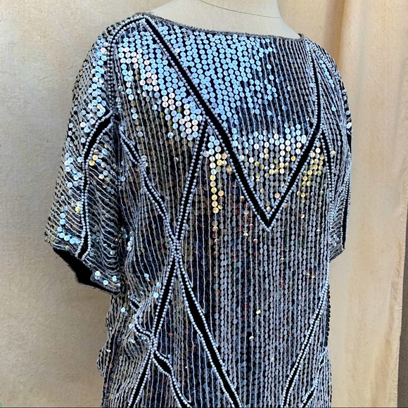 VINTAGE Silver Sequin Bead Metallic Disco Ball Top - Picture 3 of 9